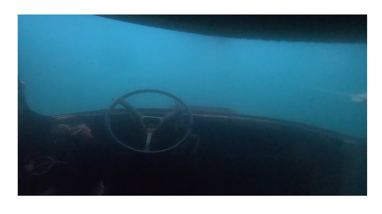 Driving SCHOOL BUS in Rock Quarry 15' underwater while scuba diving