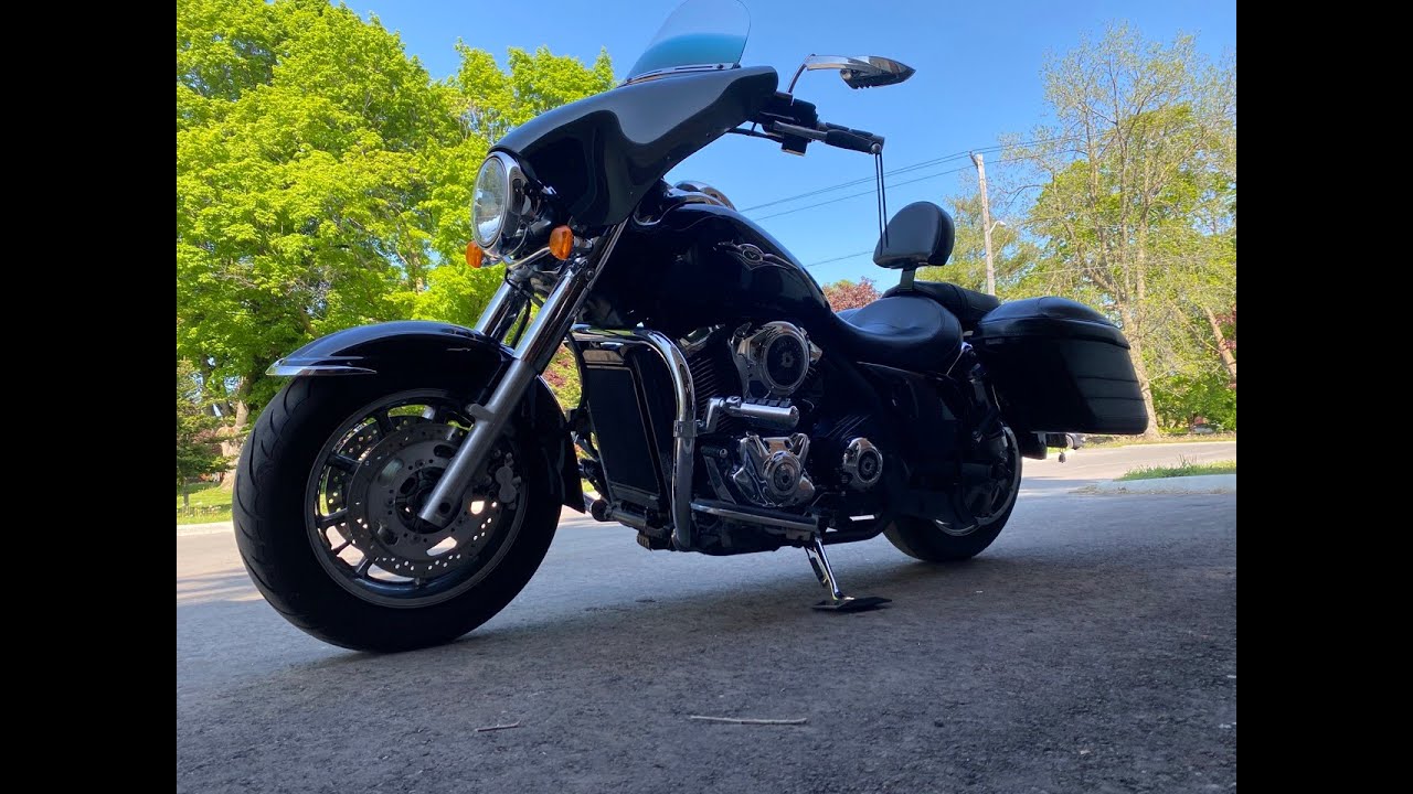 2009 Kawasaki Vulcan 1700cc Classic air filter replacement.