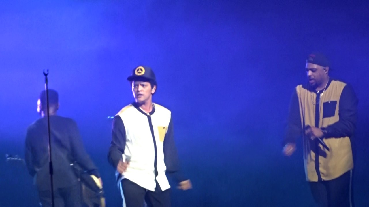Bruno Mars - 24K Magic - Live at Ziggo Dome Amsterdam 2017
