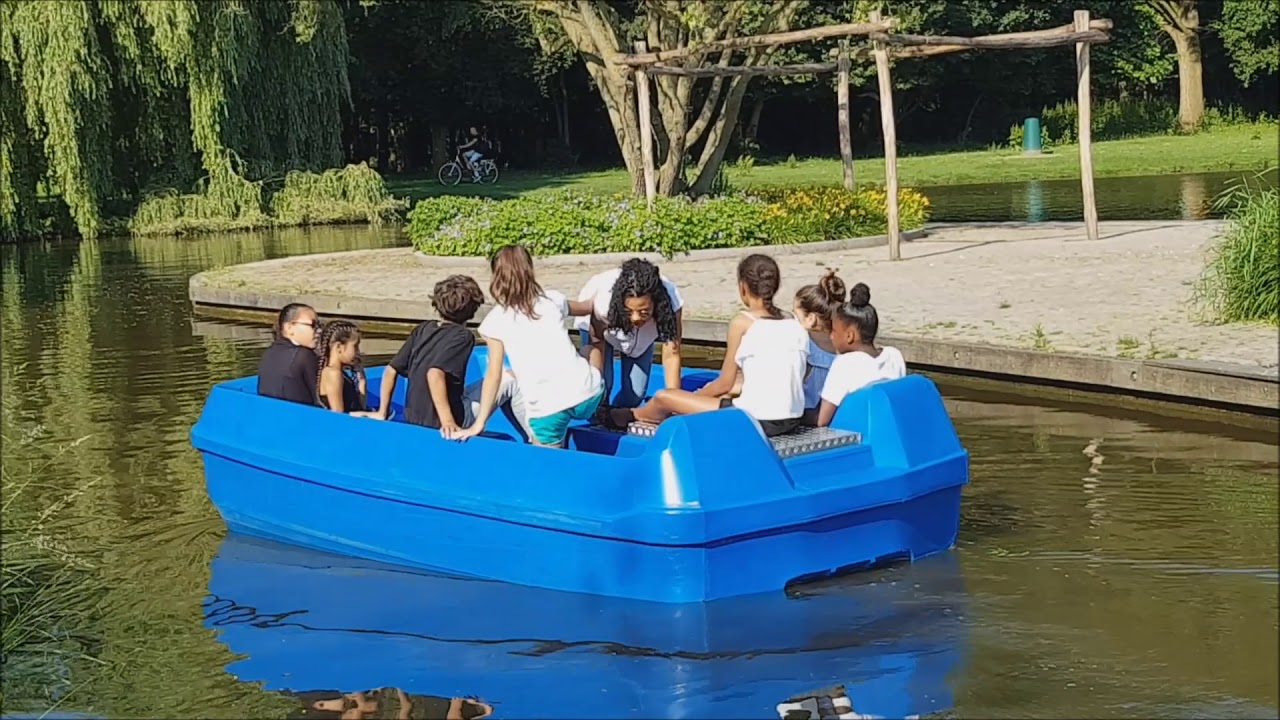 Darlenys pedal boat 2018