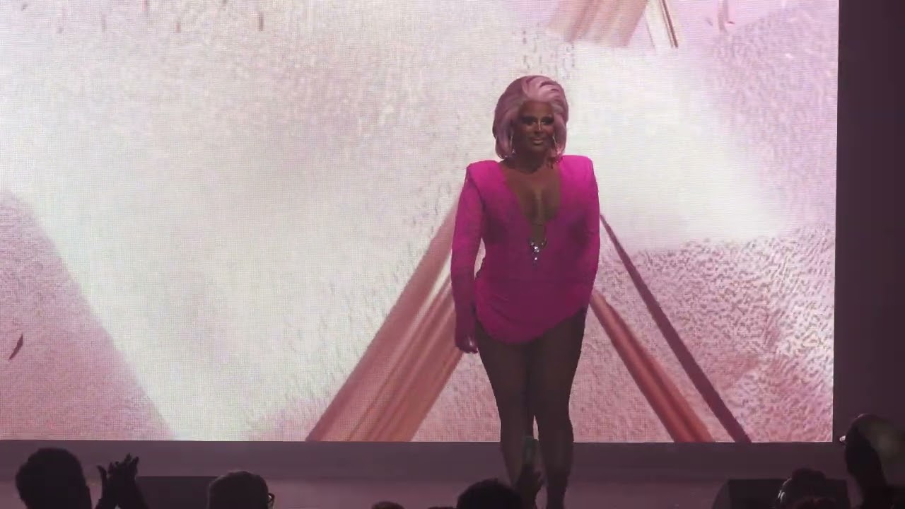 Roxxxy Andrews LIVE at BUSHWIG 2025