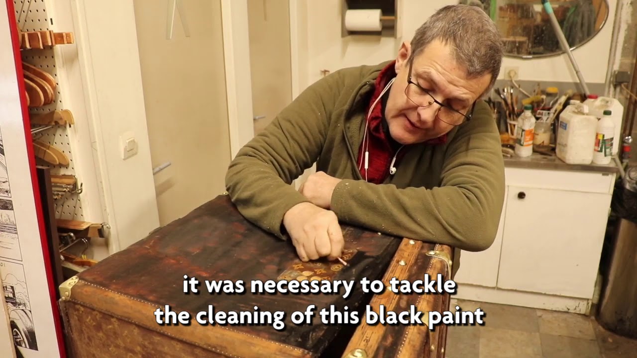 How we restore a LOUIS VUITTON monogrram  trunk  ?