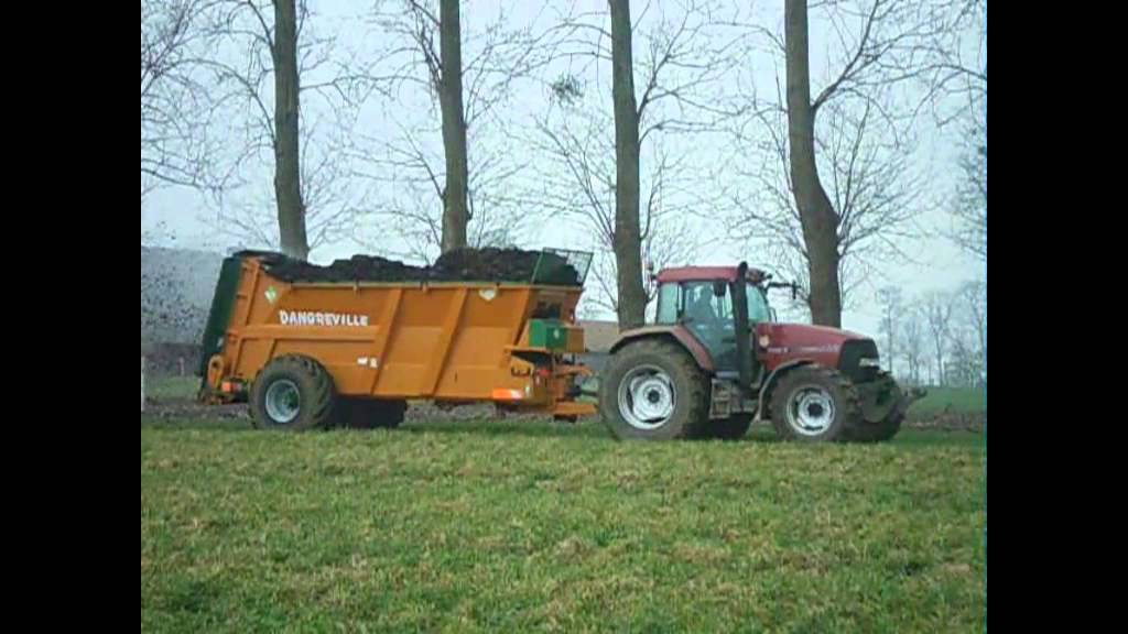 épandage de fumier case ih mx 135