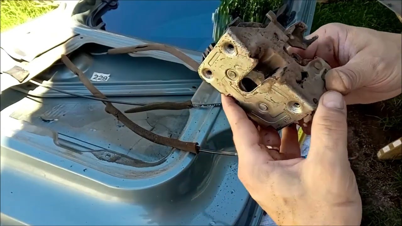 Como sacar puerta y cerradura de KANGOO