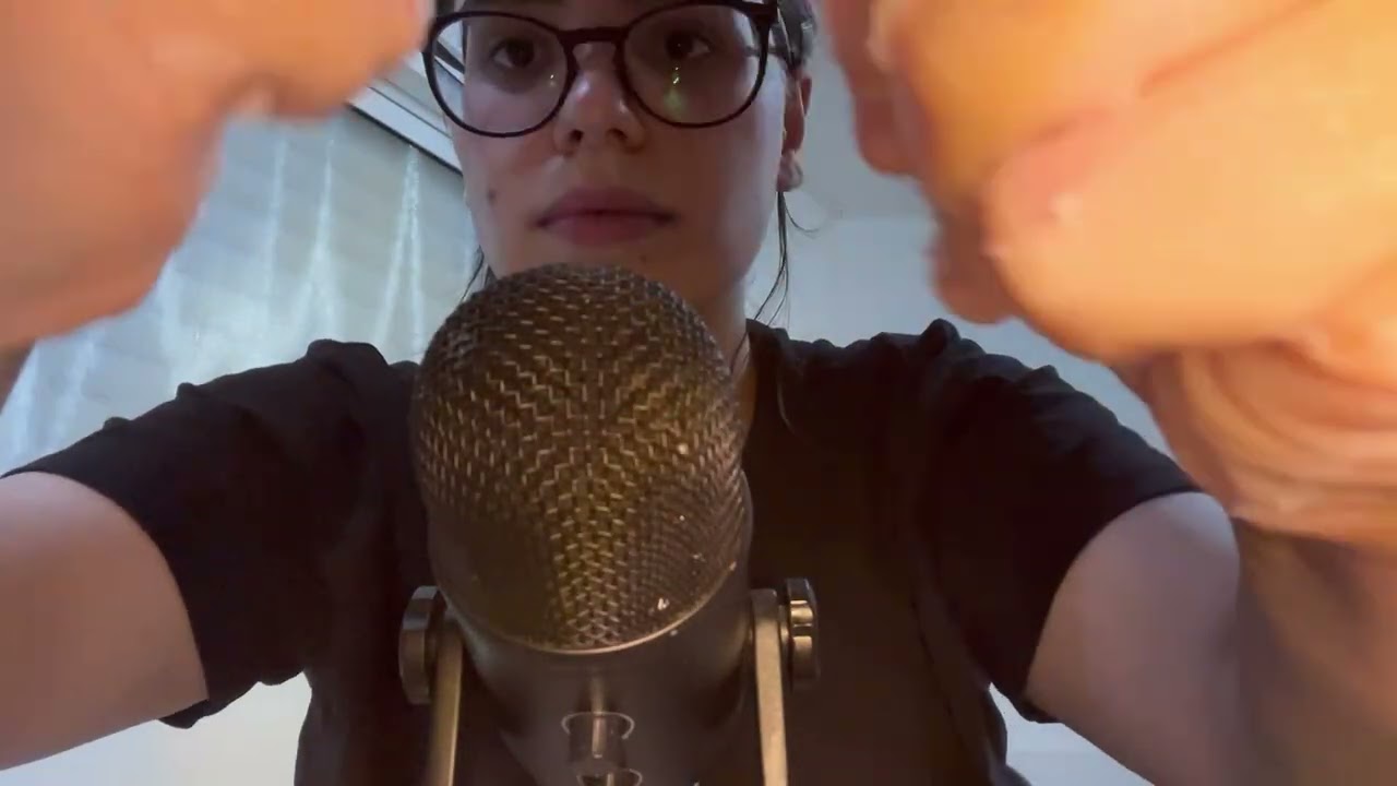 ASMR VIDEO Spontaneous|| Triggers|| Lots of mouth sounds|| Intense