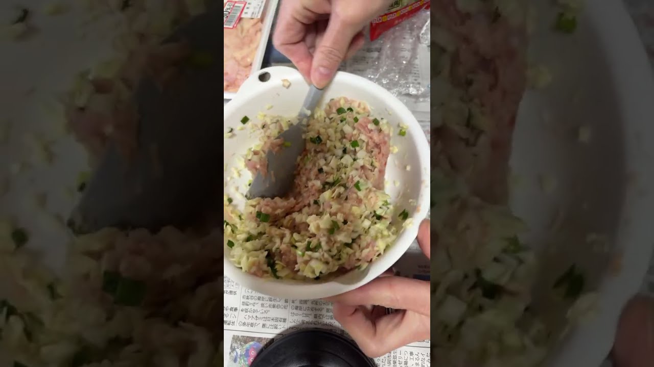 簡単餃子🥟を色んな包み方試してみよ～！