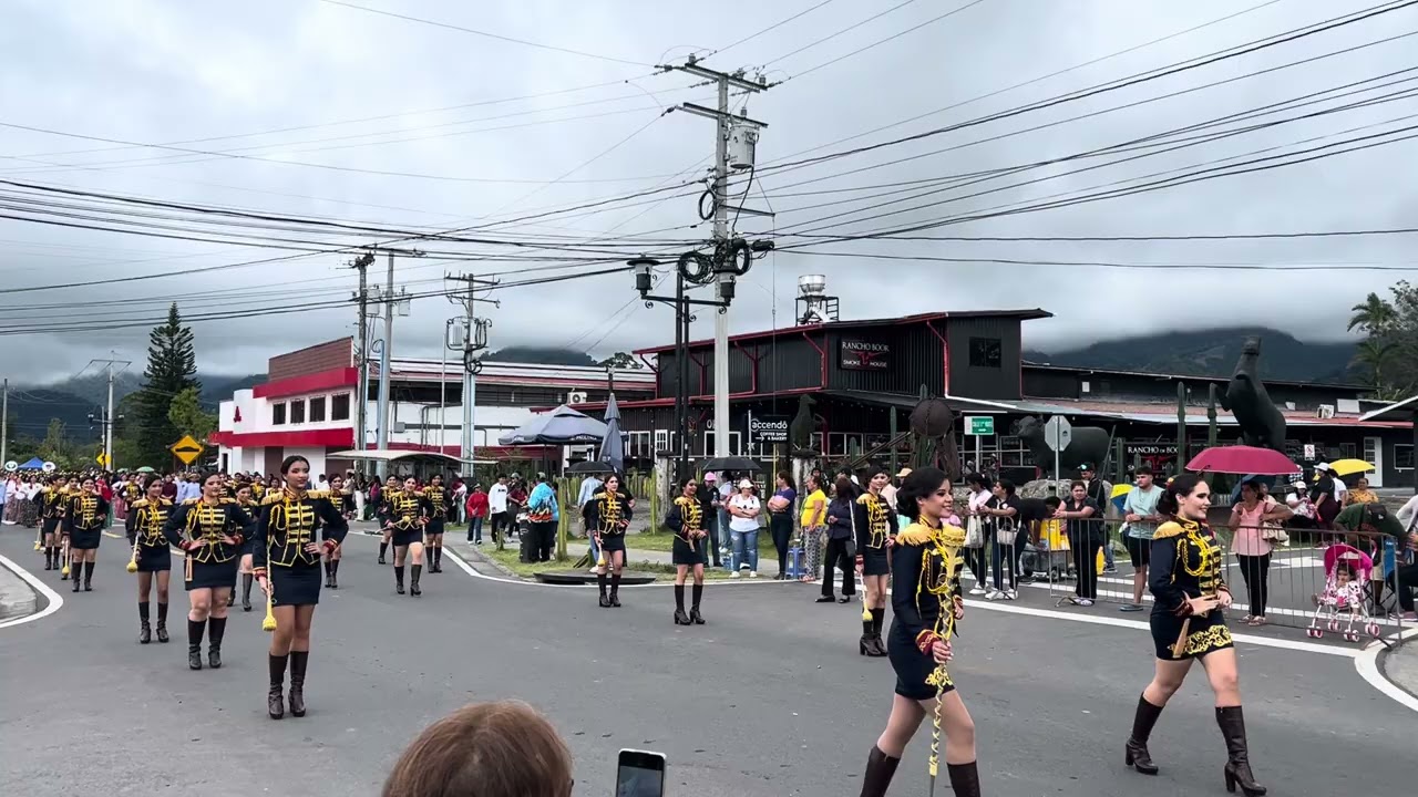 Banda de música Colegio Manuel María Tejada Roca - Parada de las flores 2025
