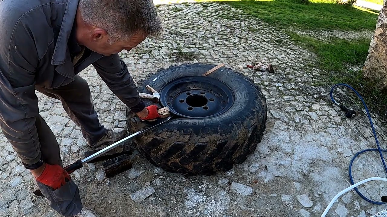 Gaz66 tyre change