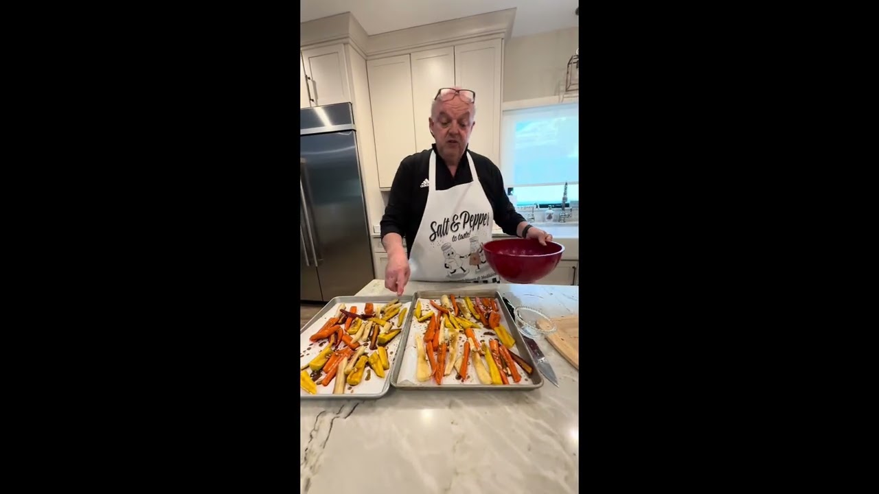 Запеченная морковь с медово-чесночно-бальзамической глазурью 🧡🥕🧄🍯 РЕЦЕПТ НИЖЕ!⬇️