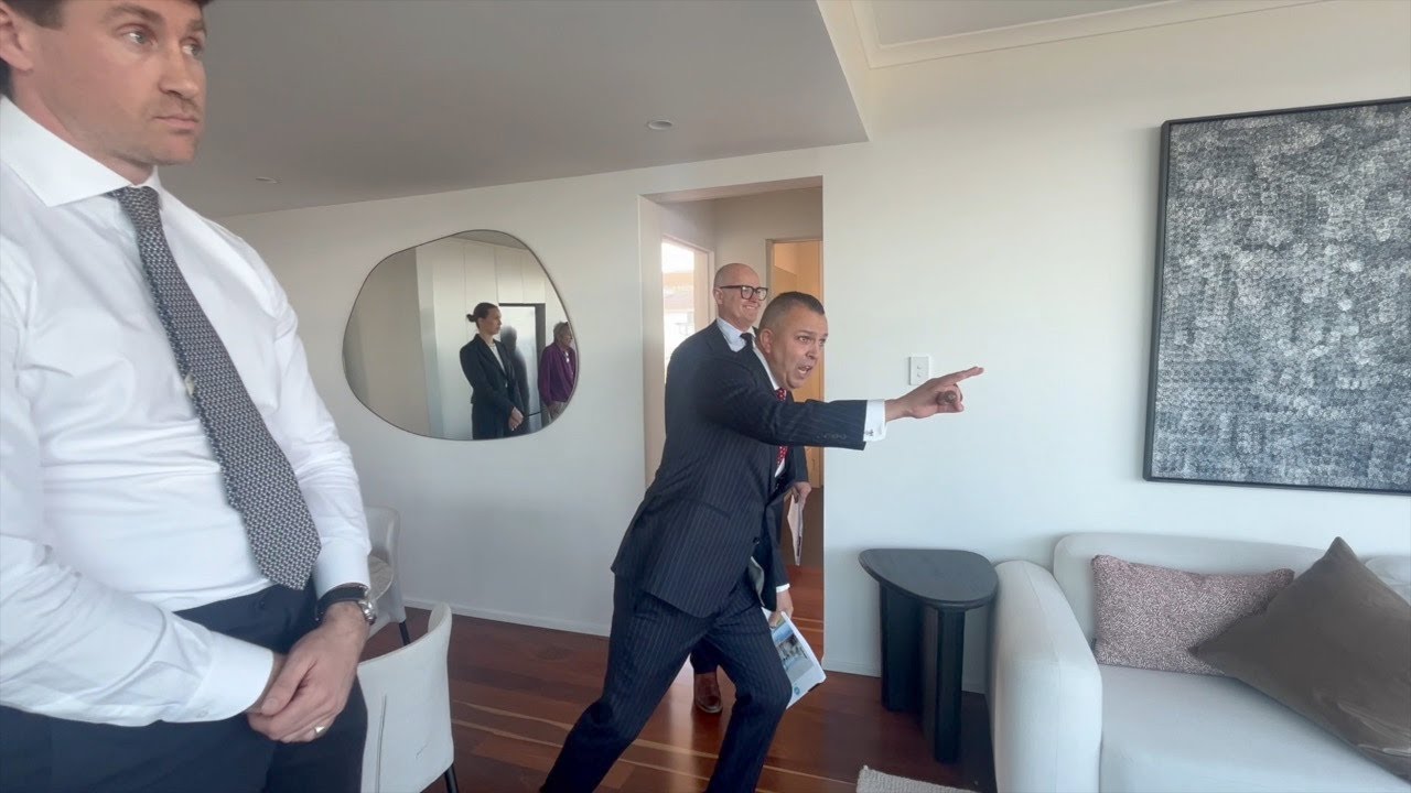 Sydney Auction: 7/36 Ocean Street, Clovelly - Charlie Beaumont / PPD / Clarence White Auctioneer