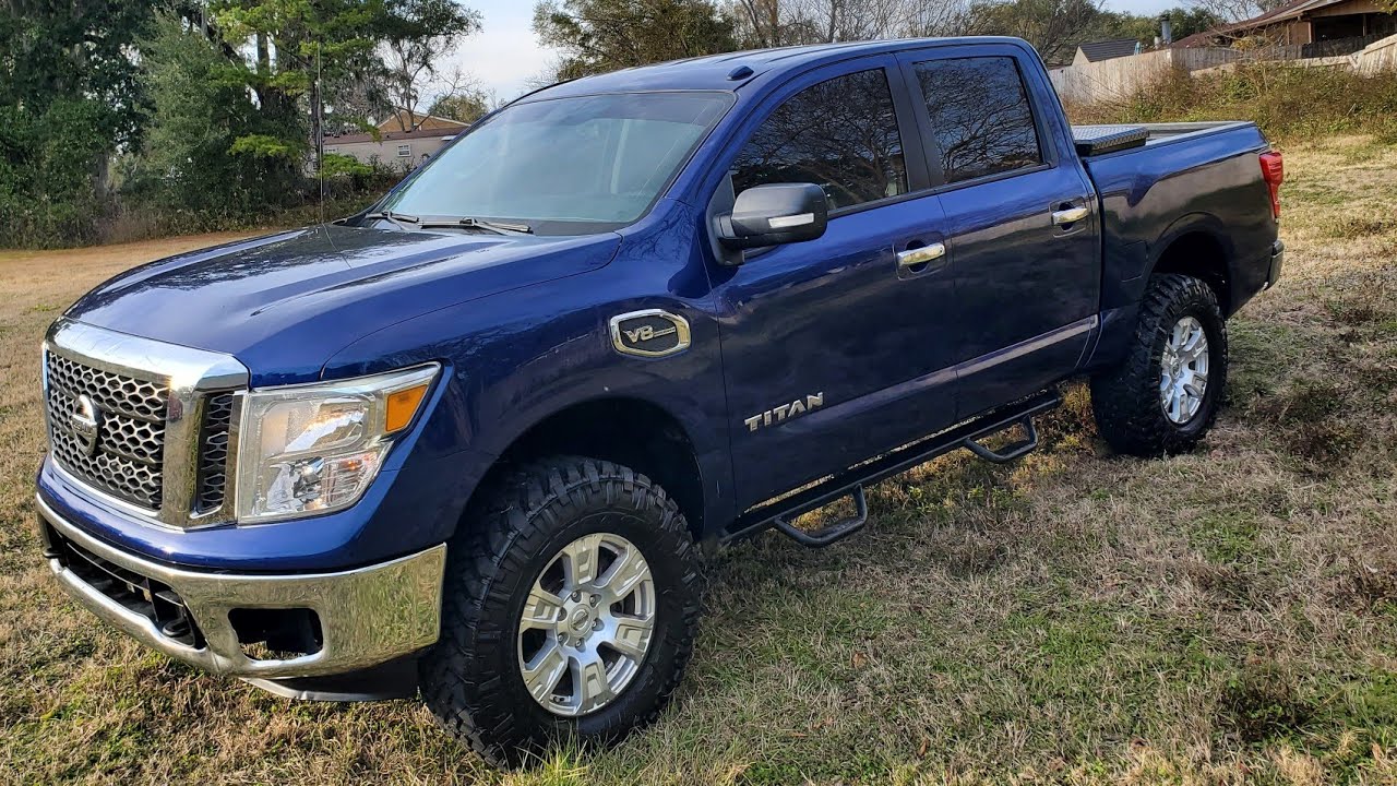 ✅️Ознакомьтесь с Nissan Titan SV 4x4 2017 года: надежность двигателя V8 Titan.