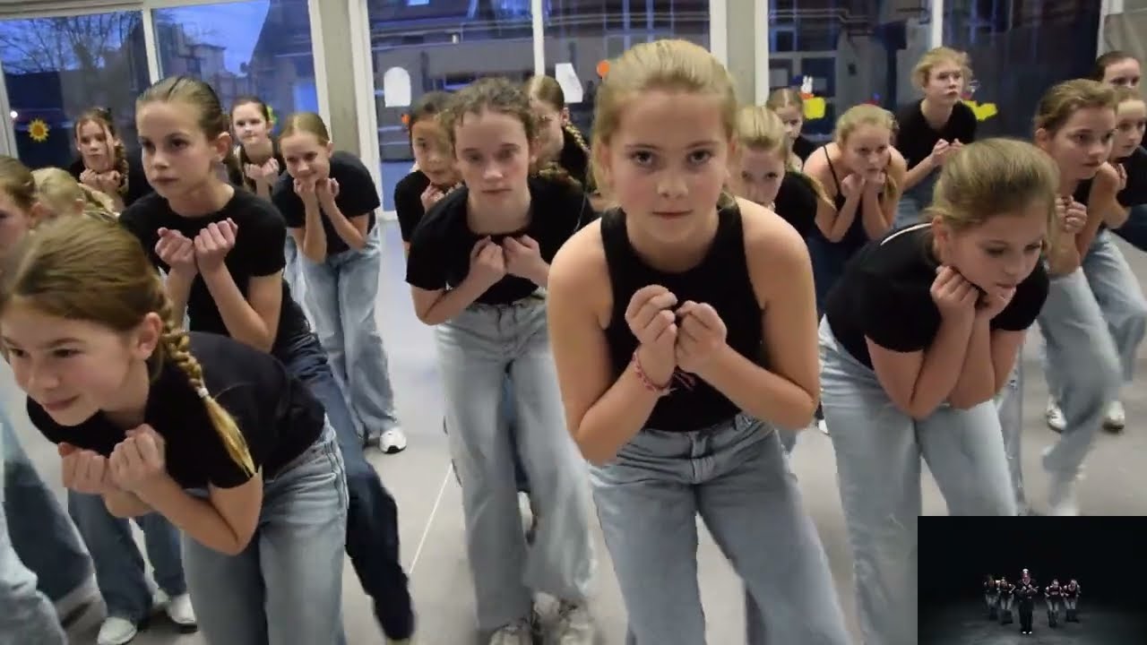 Videoclip kids B - D.A.N.C.E. I 2025-2026
