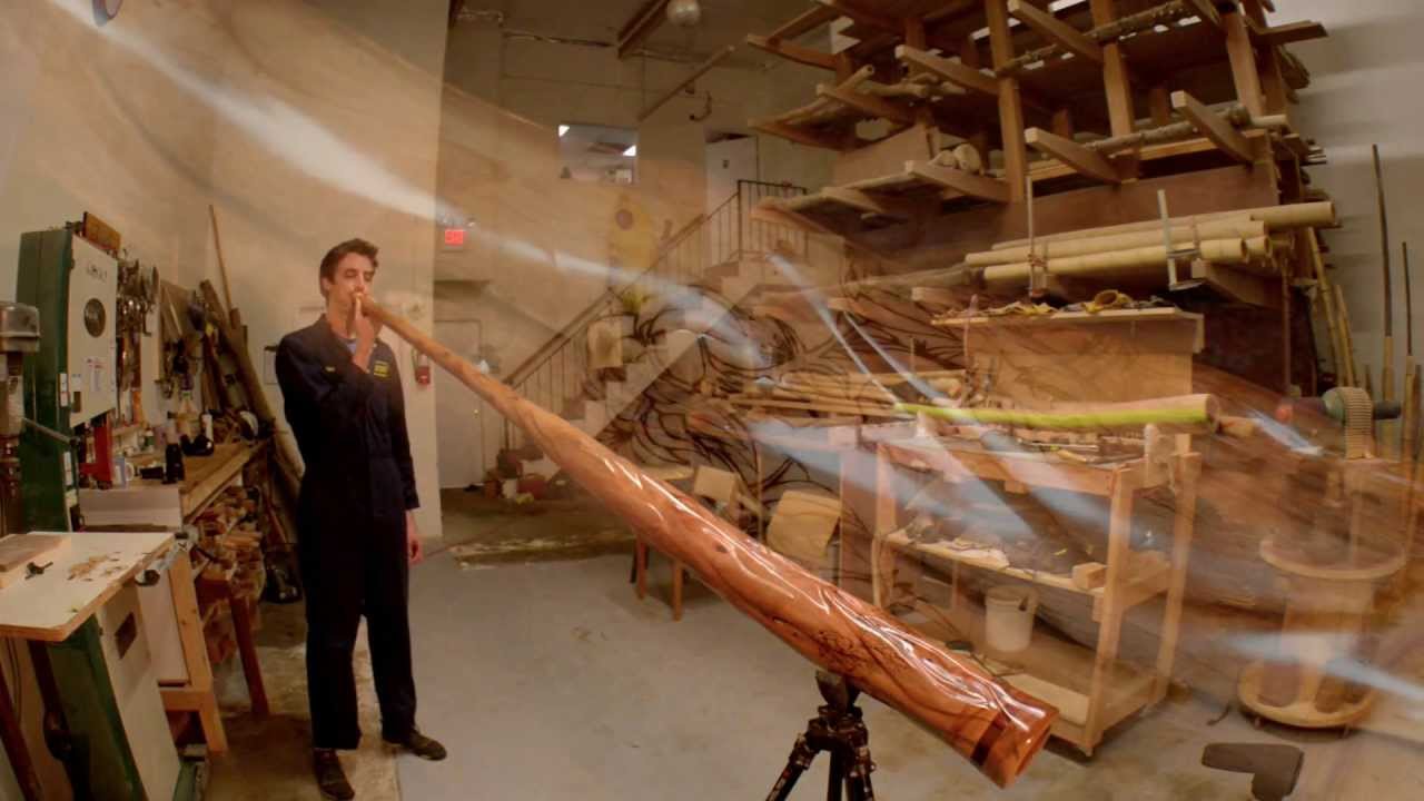 William Thoren demos a Wet Didgeridoo with Moltron Banana