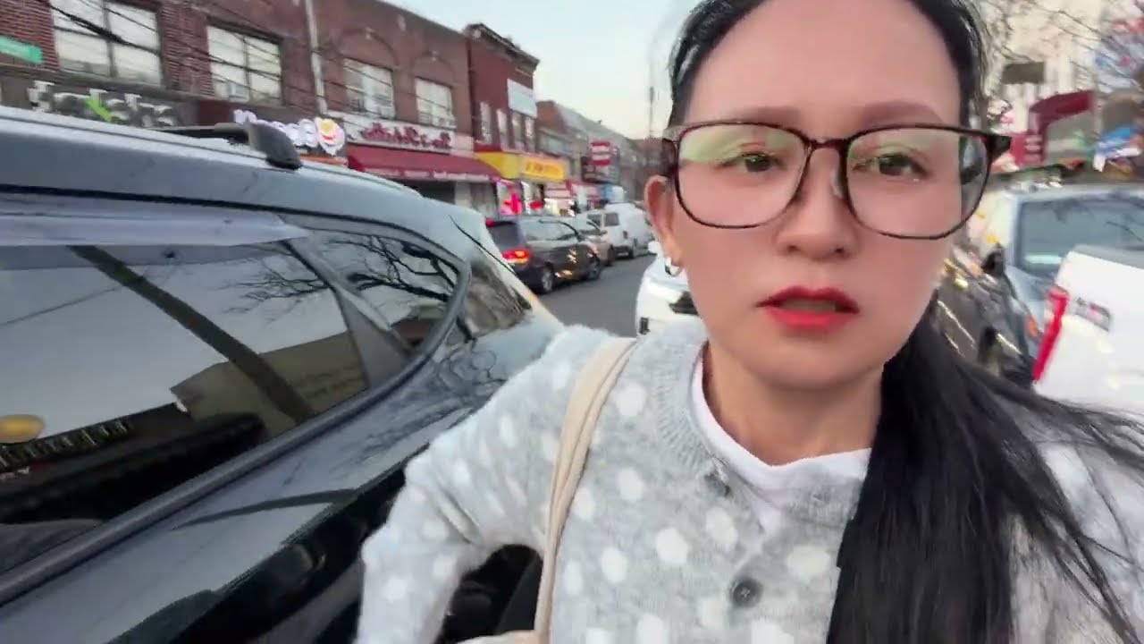 突发🔥疑似华人男子倒地身亡🔥警察法医到场🔥交通混乱🔥纽约华人社区旁🔥