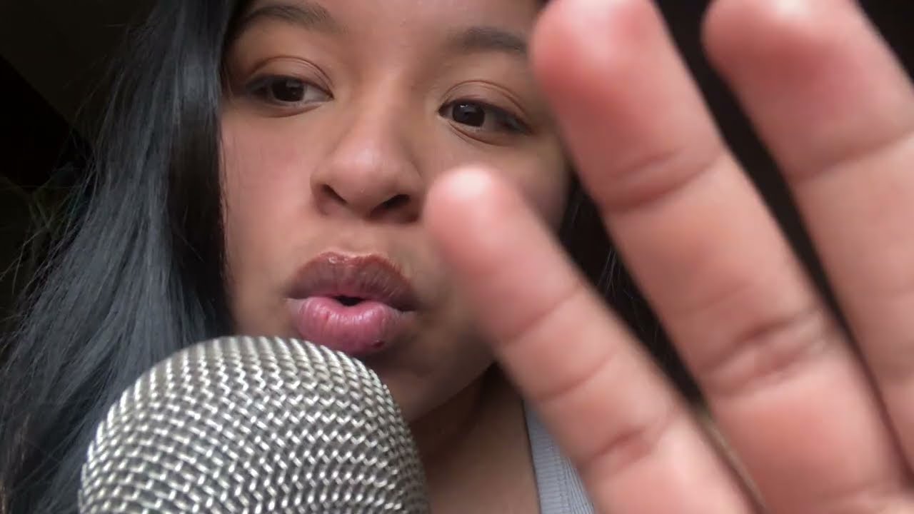 ASMR mouth sounds & relaxing whispers for your ears💕👂