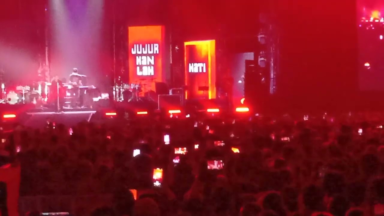 Cintakan membawamu kembali disini - Dewa 19 Feat Ari Lasso Live in Edutorium UMS Solo 