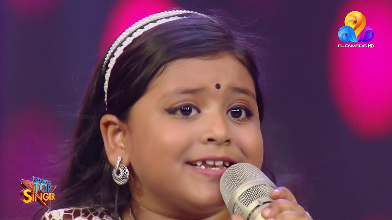 കണ്ണിൽ പൂവും ചുണ്ടിൽ തേൻ കിനിയും മധുര ഗാനവുമായി ഫാമിലി റൗണ്ടിൽ വൈഷ്ണവിക്കുട്ടി..