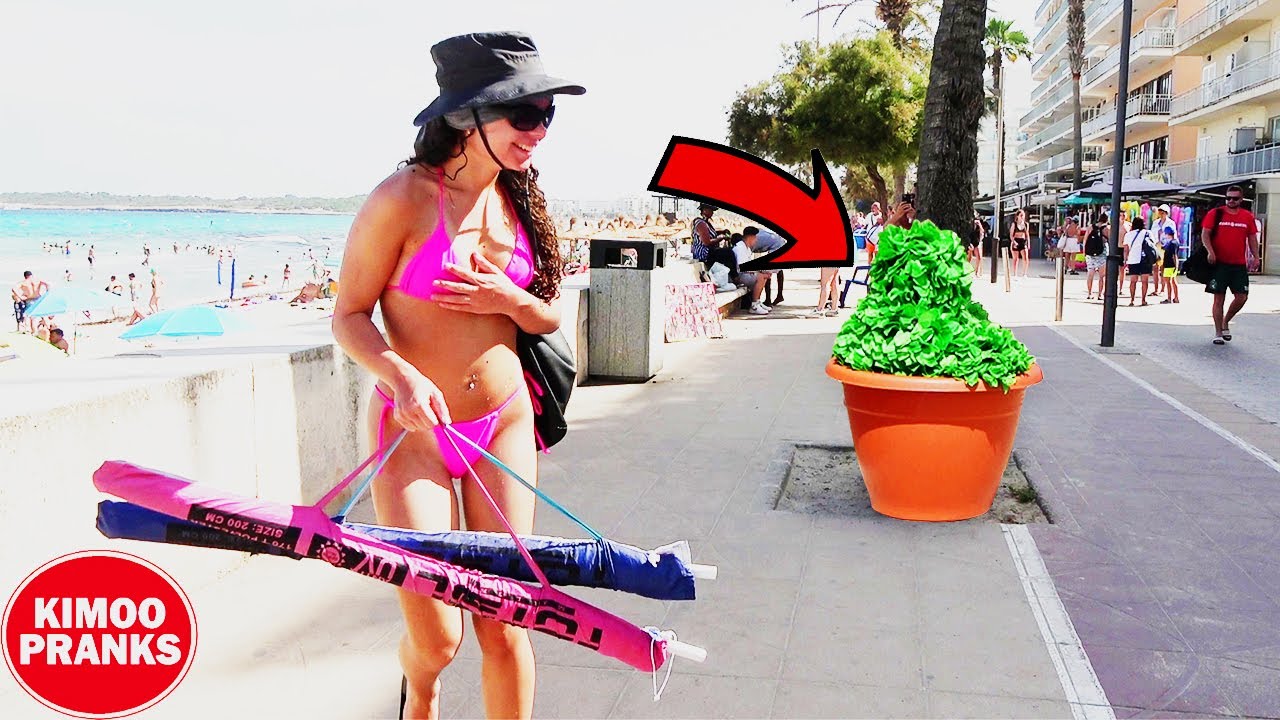 Bushman Prank: Scaring People at The Beach