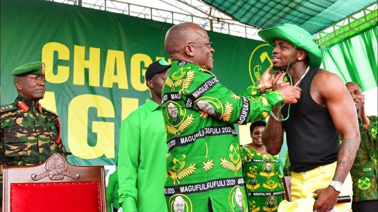 Rais Magufuli Ashindwa Kujizuia Amvulia Kofia Diamond Kwa Bonge la Show Aliyo Ifanya Mwanza