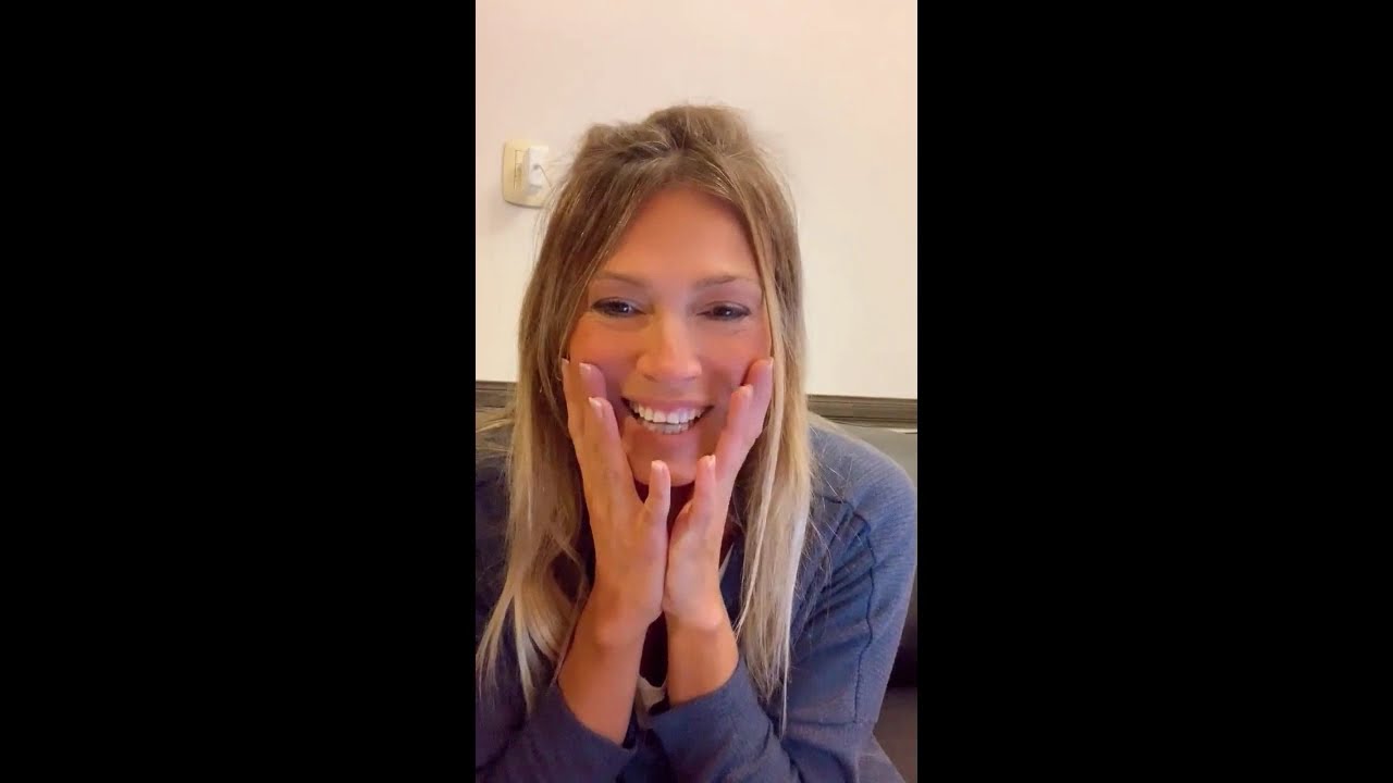 Coki ramirez - Cantando en Instagram Live parte1