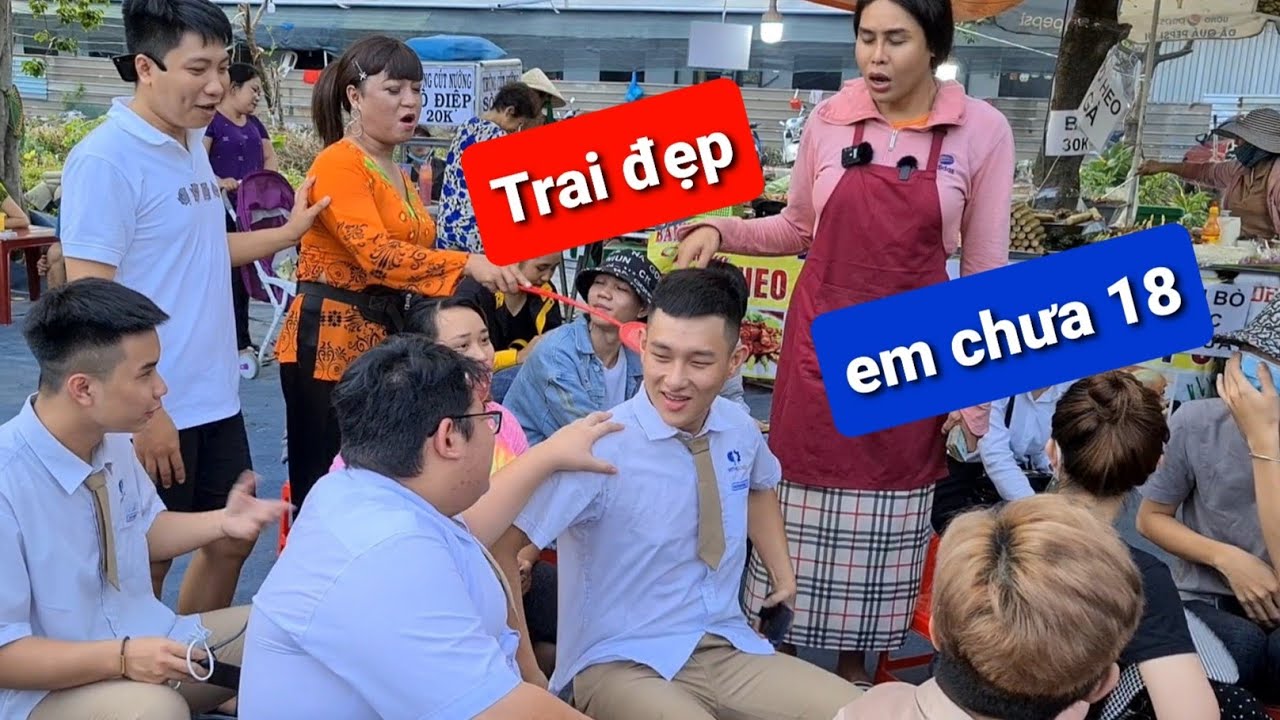 D&agrave;n Trai đẹp học sinh mua b&aacute;nh tr&aacute;ng trộn l&agrave;m DIVA C&aacute;t Thy, Gi&aacute;ng Ti&ecirc;n v&agrave; B&eacute; Khoa đắm đuối