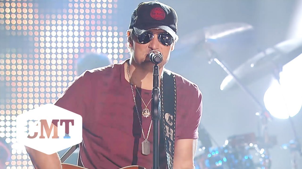 Eric Church Performs 
