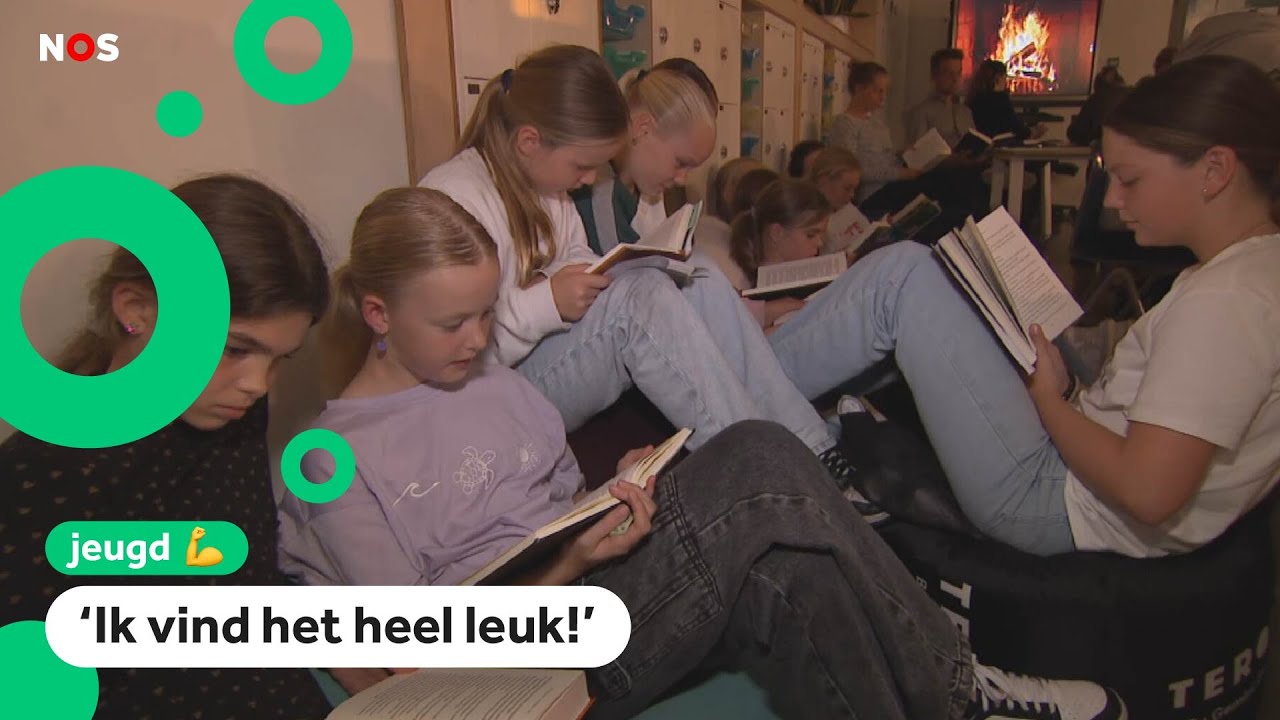 Deze kinderen gaan 's avonds naar school om... te lezen!