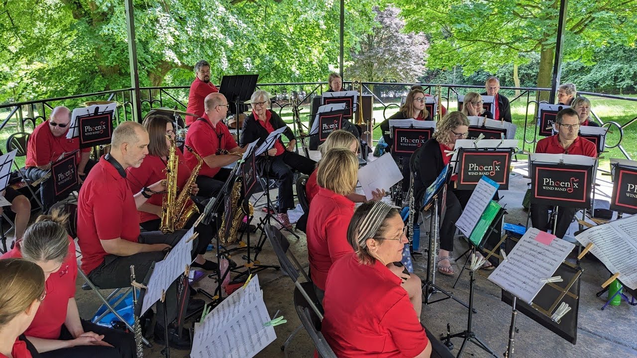 Stroud Music in The Park at Stroud Bandstand Stratford Park Gl5 4AJ. With the Phoenix Wind Band