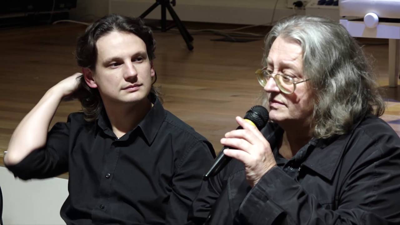 «Градский Холл». Служебный вход - в прямом эфире