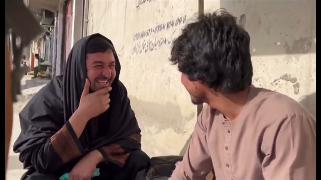 اشک ریختن و خوشی پسر جوان بوت ‌پالش توسط سید احمد سیلاب !
