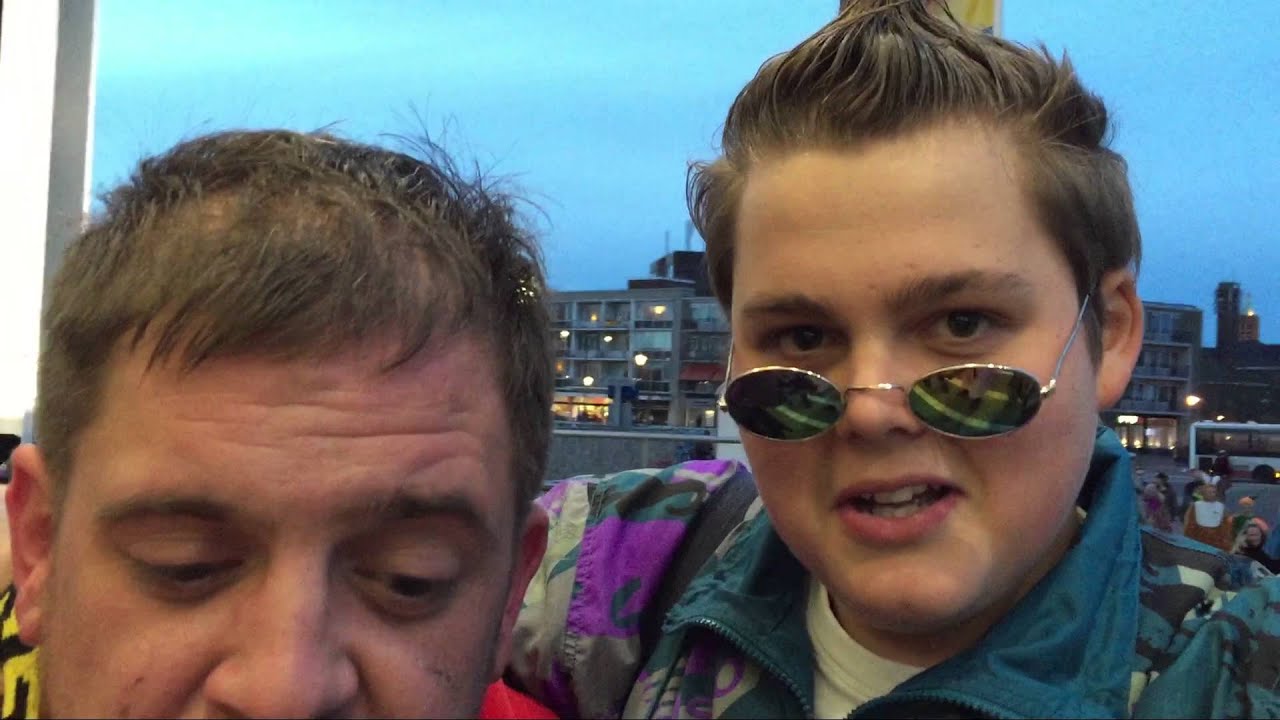 DRONKEN OUDE MENSEN