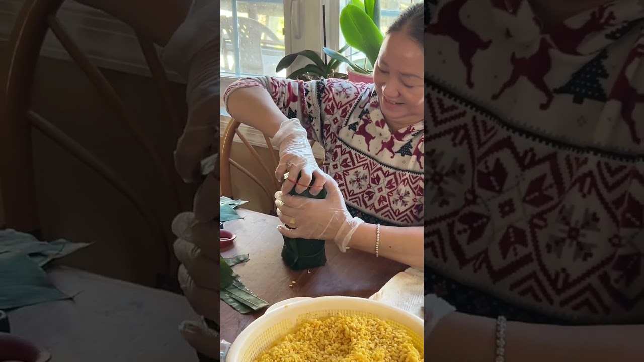 Gói Bánh Tét – Gói Cả Mùa Xuân Yêu Thương.  wrapping Bánh Tét – Vietnamese Lunar New Year