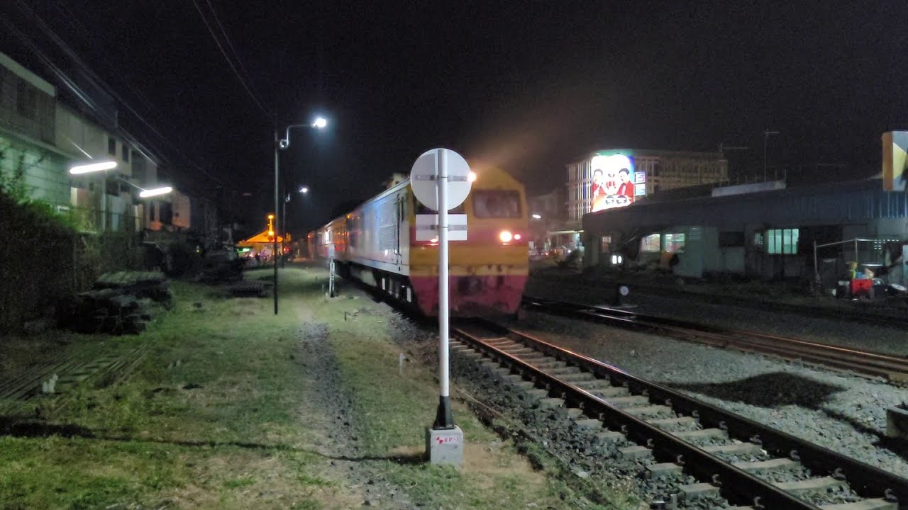 จัดไปจุกๆ 19 คัน รถด่วน 68 รถจักร HID.4505 ทำขบวน ที่สถานีศรีสะเกษ อาจจะดูวุ่นวายนิดหน่อย 1 มี.ค. 64
