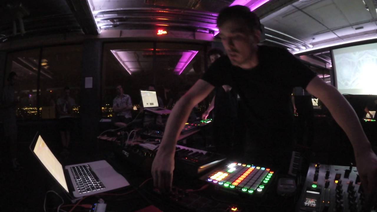 Maddam @ AUS in SPACE, Klub Goud, Antwerpen (10-07-2016)