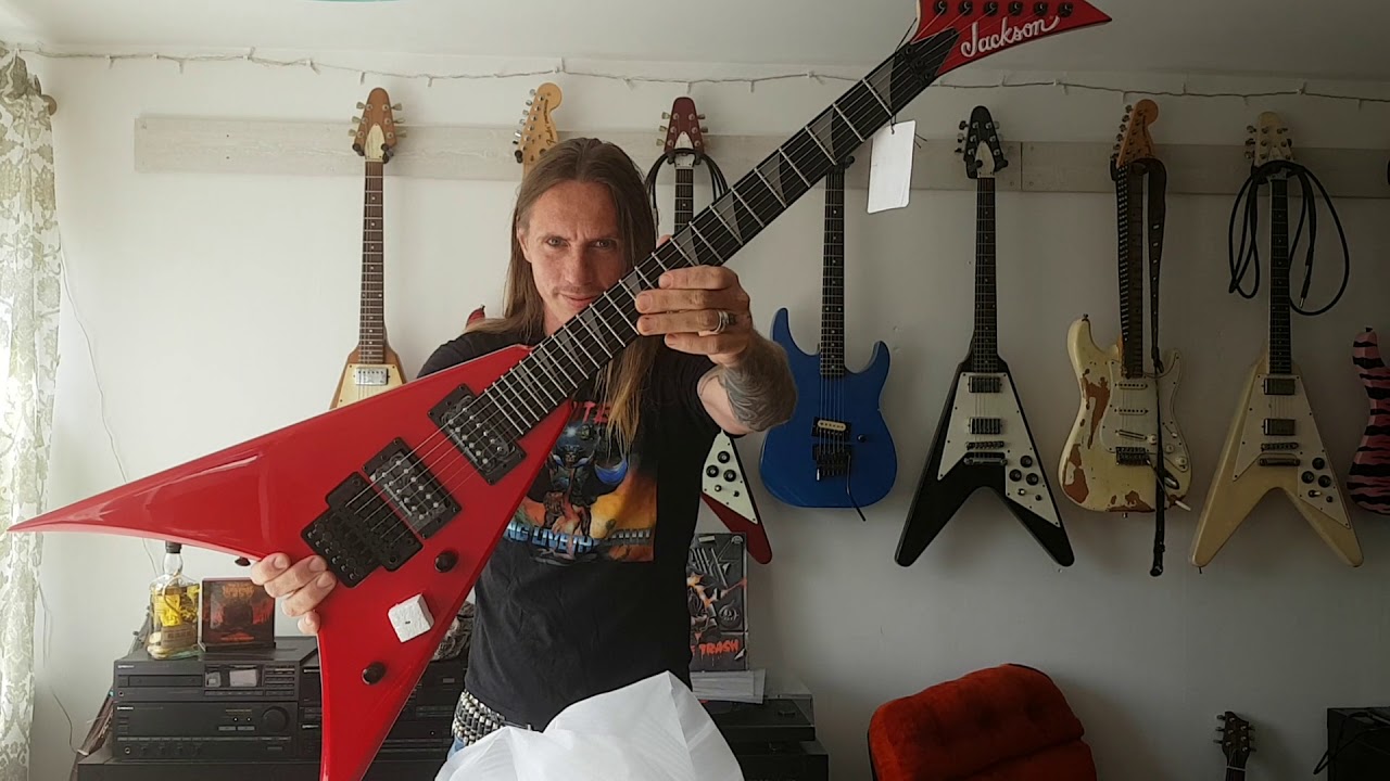 Unboxing Jackson 2018 PRO SERIES KING V™ KV, EBONY FINGERBOARD, FERRARI RED