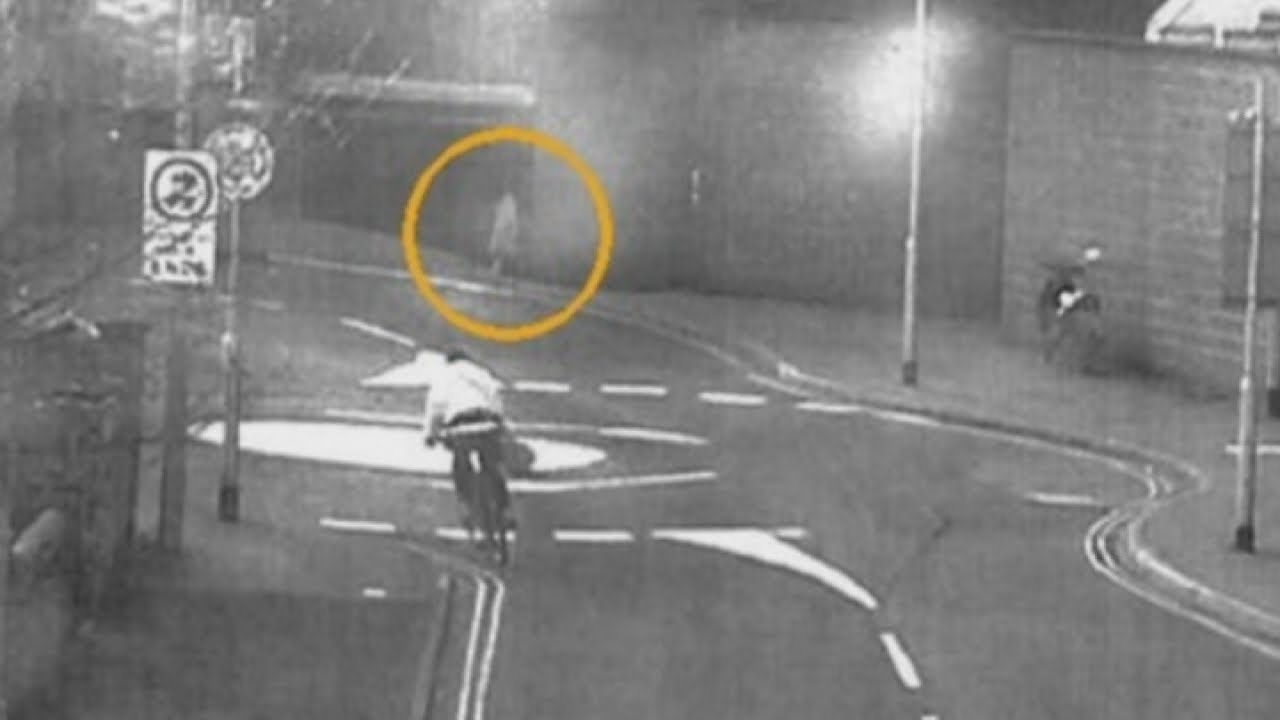 CCTV of Lowestoft mother clutching teddy before suicide