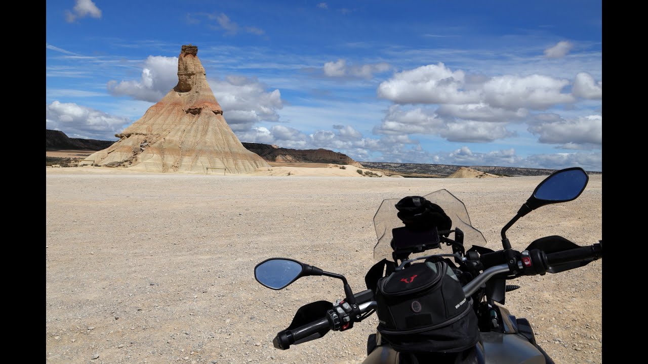 Road Trip Moto Espagnol: En route pour les Bardenas