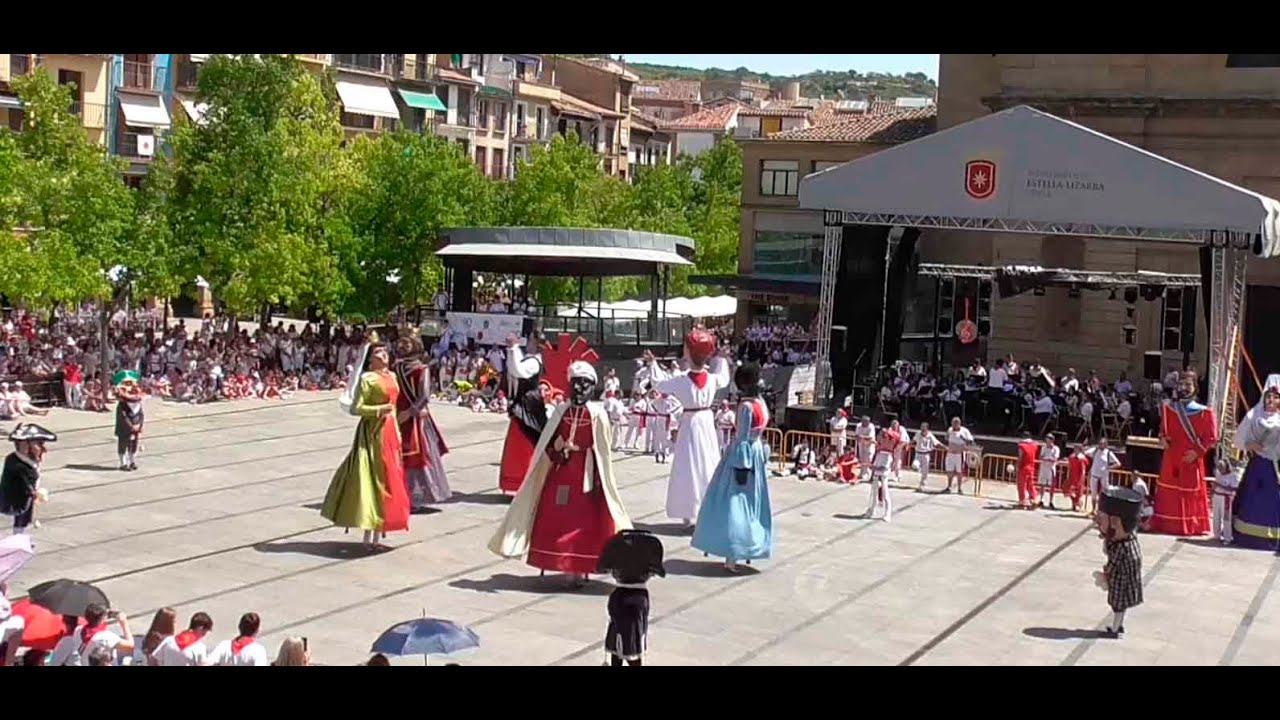 Gaiteros de Estella. Despedida de los gigantes de Estella, 2025. Vals 17 de Julián Romano.