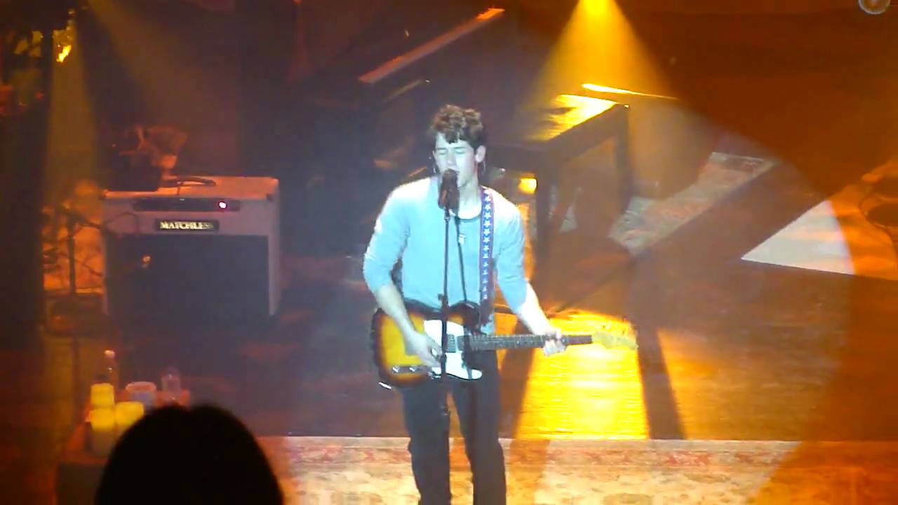 Nick Jonas and the Administration - The Way You Make Me Feel (Warner Theatre in D.C.) 1/6/10