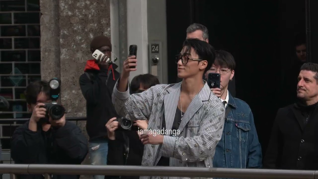 최산 Choi San ATEEZ leaves the Dolce&Gabbana FW26 womenswear show in Milan. #choisan #최산 #dgfw26