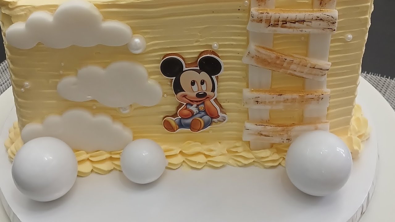 Decorate a beautiful half cake with me.