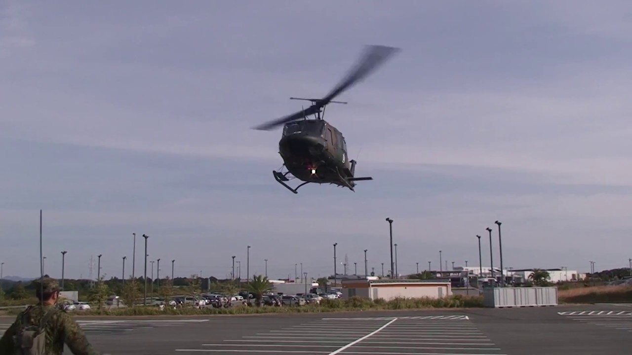 浜松SA（下り）UH-1着陸