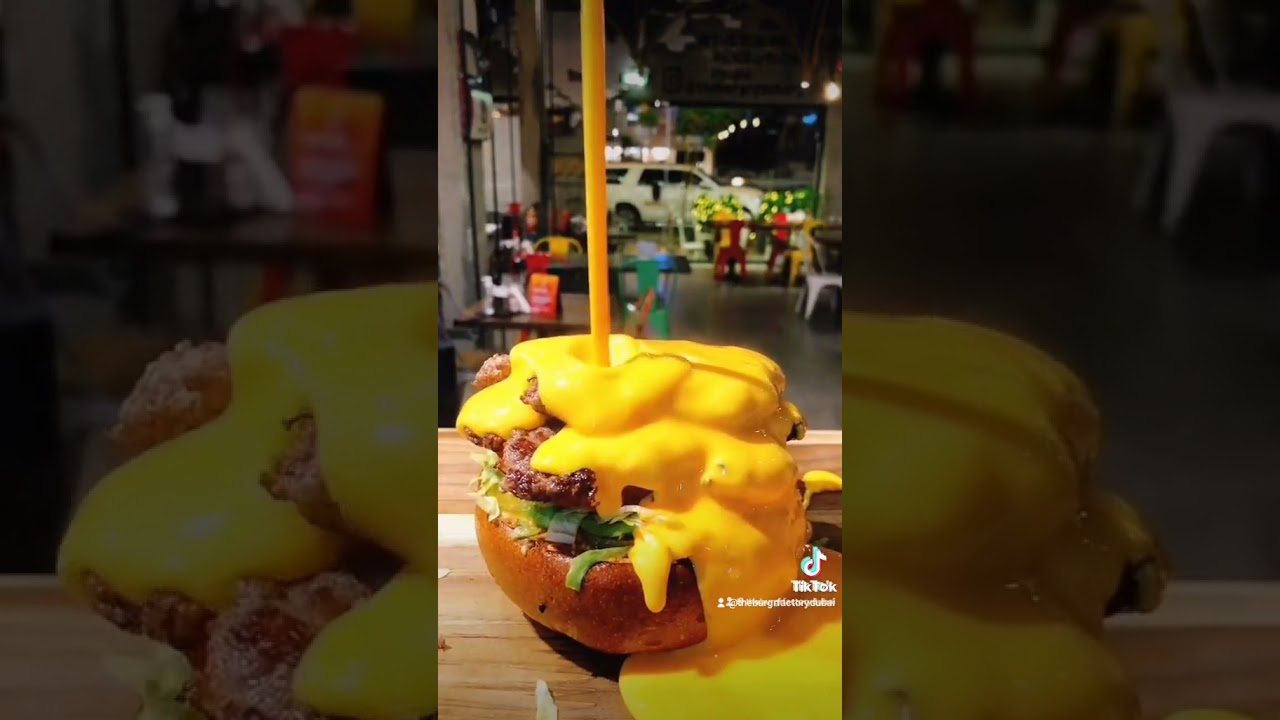 🧀 WHO LOVES #MELTED #CHEESE ON TOP OF #BURGER❔😳😳😳