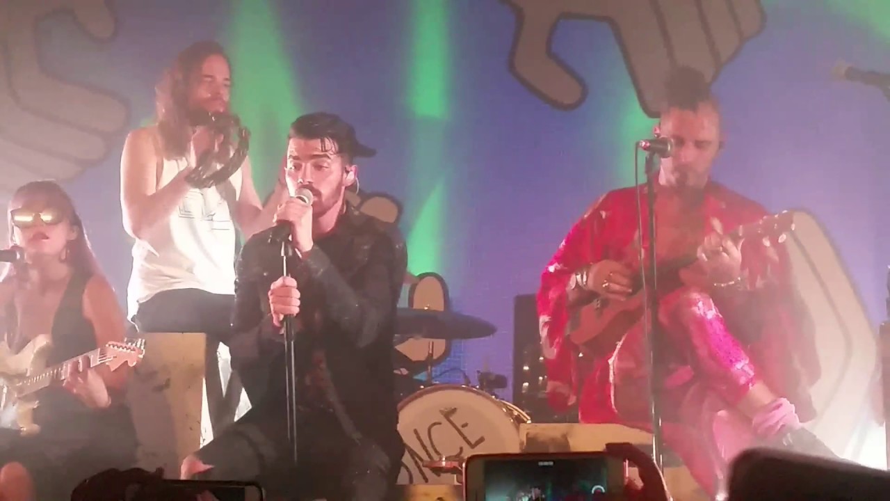 DNCE live TOUR 