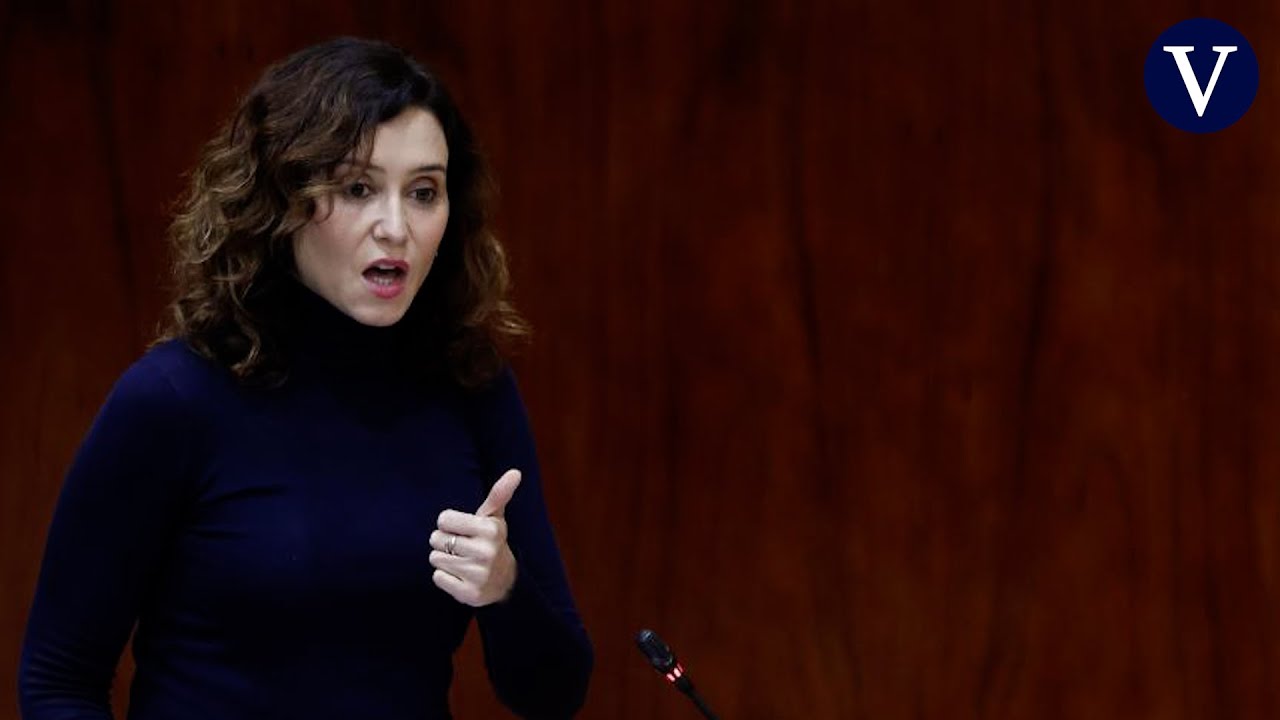 La izquierda aplaude irónicamente a Ayuso tras decir que la universidad “da títulos como churros”