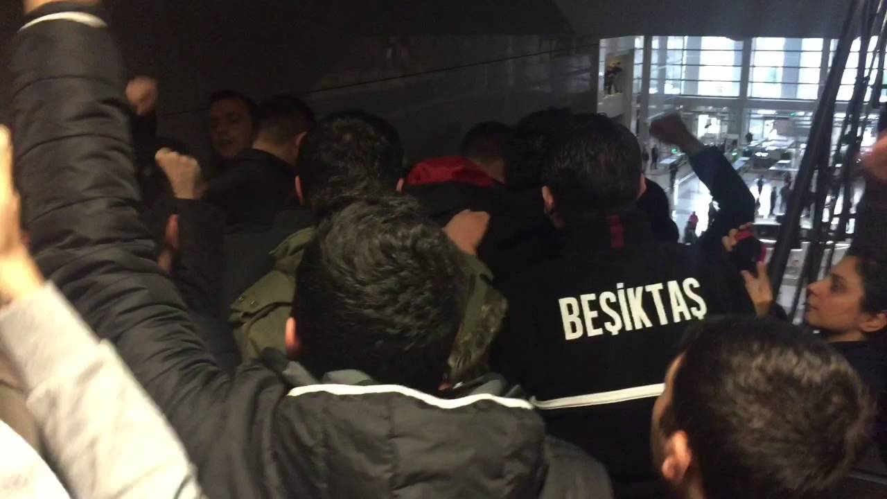 çArşı Adliye Çıkışı
