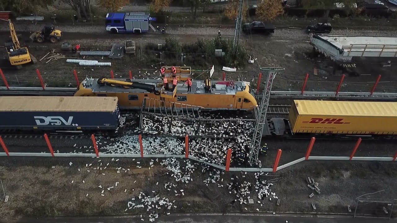 Güterwaggon nach Funkenflug völlig ausgebrannt - 150.000 Euro Sachschaden.