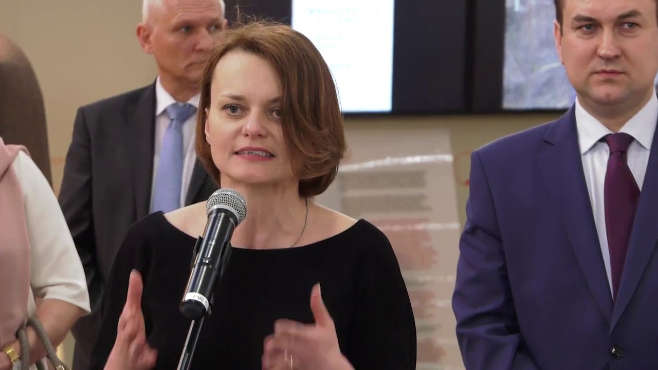 Minister Emilewicz na targach Meble Polska i Arena Design 2017