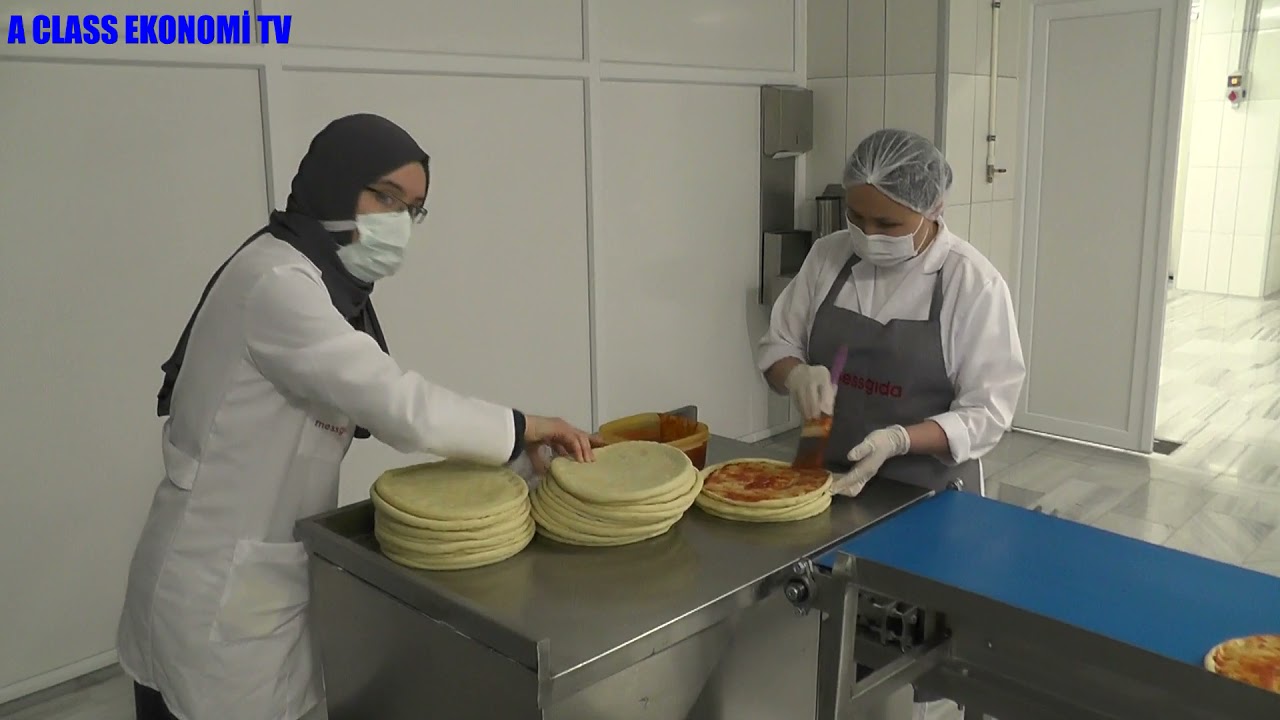 Pizza Üretim Fabrikası Çalışanlarından Görüntüler - Mess Gıda