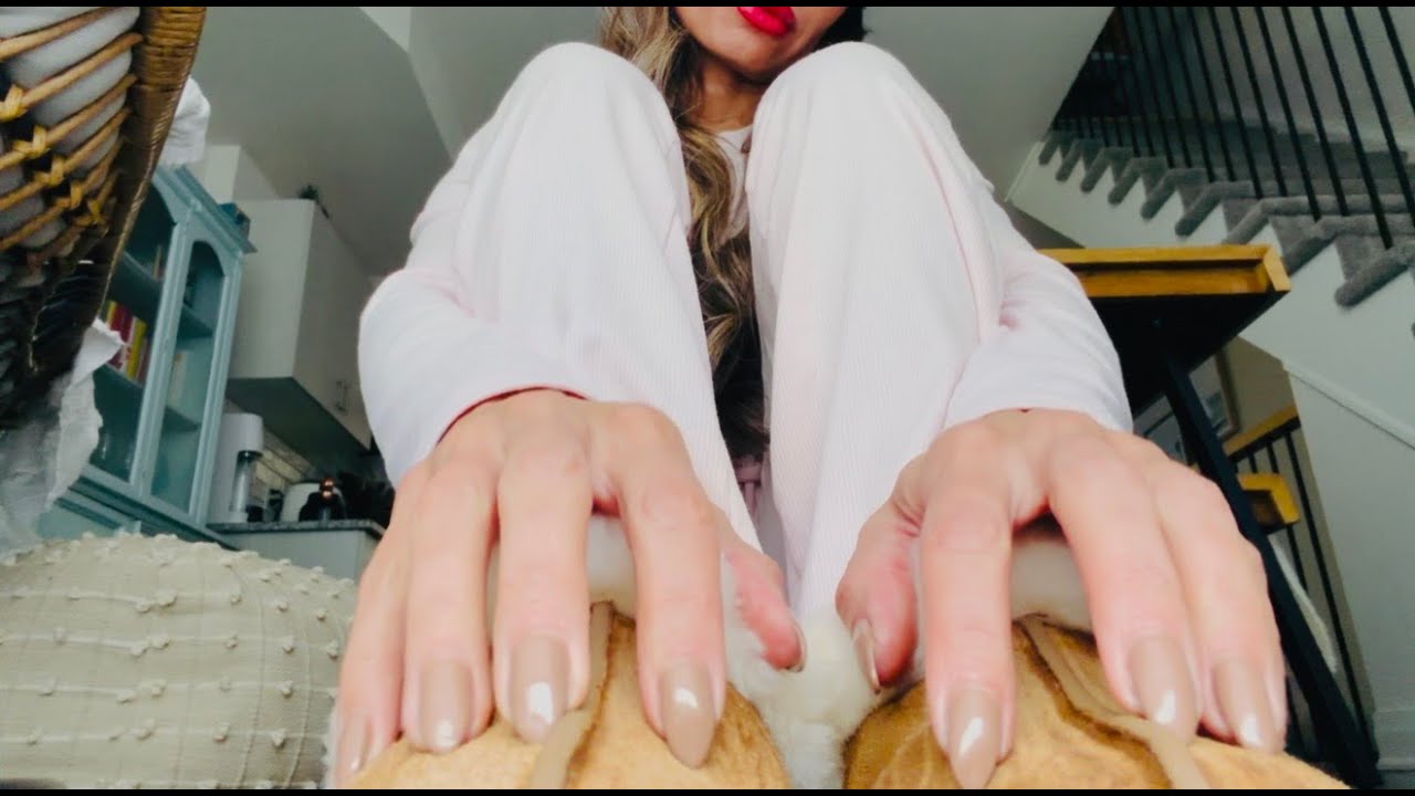 SUPER FAST AND AGGRESSIVE UGG Scratching & Tapping ASMR